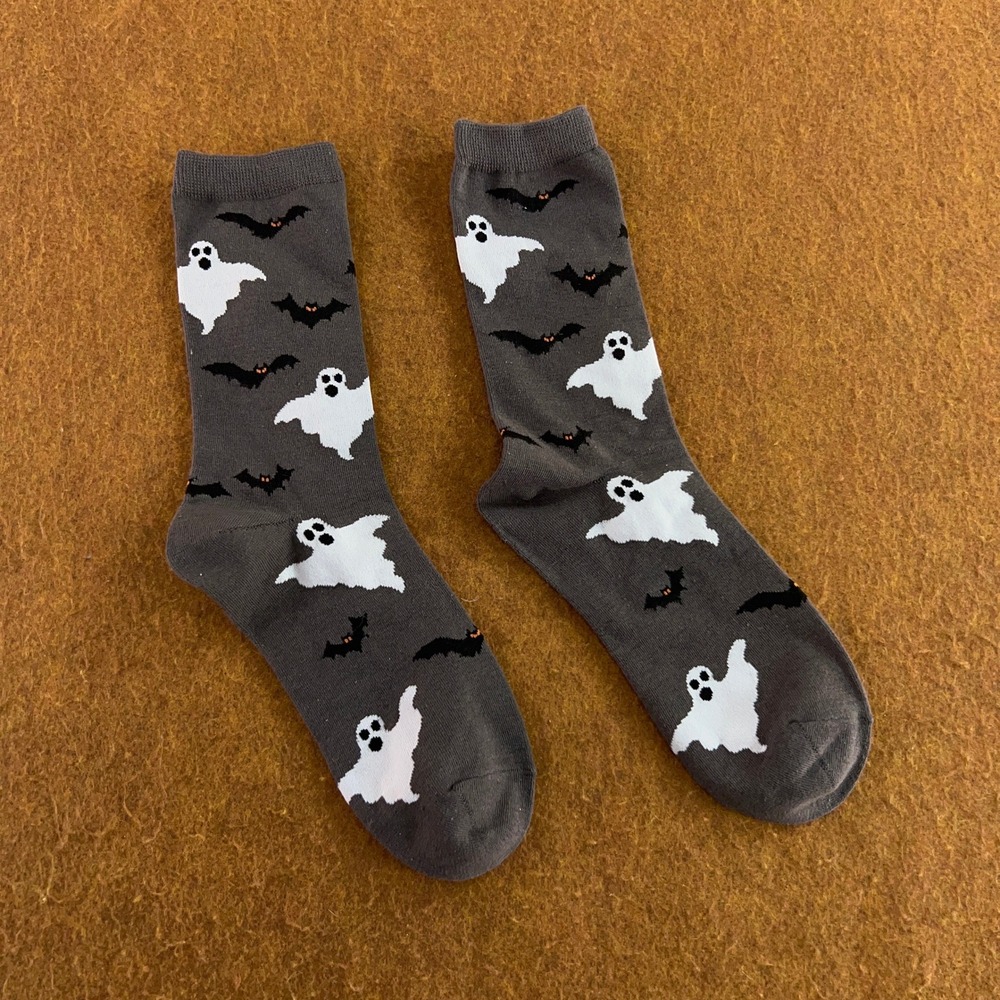 Unbranded Unisex OS Gray Ghost Bat Halloween Spooky Crew Socks New